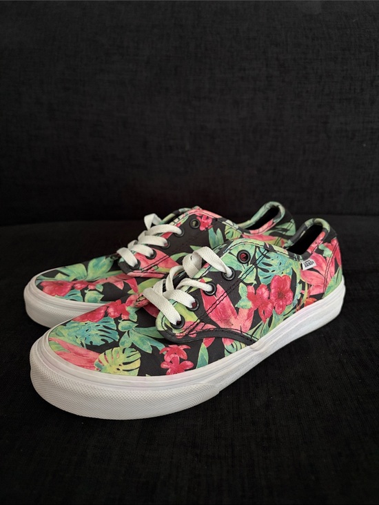 Vans Shoes - Women’s Vans Floral Canvas Low-Top Sneakers in Black, Pink & Green